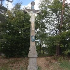 Kříž u kempu na Wilsonce