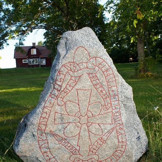 Uppland Runic Inscription 990