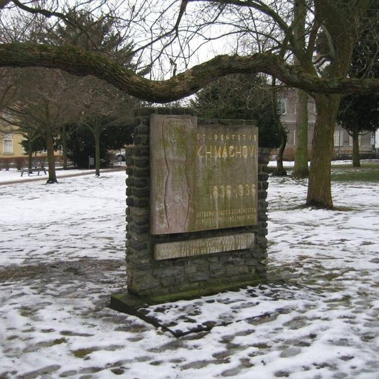 Památník K. H. Máchy na náměstí v Bělé pod Bezdězem