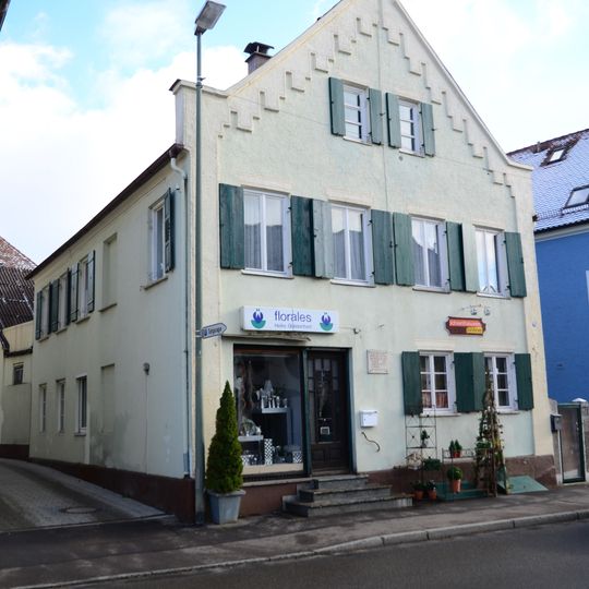 Wohn- und Geschäftshaus