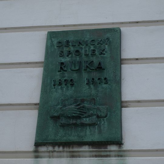 Pamětní deska spolku Ruka v Jaroměři