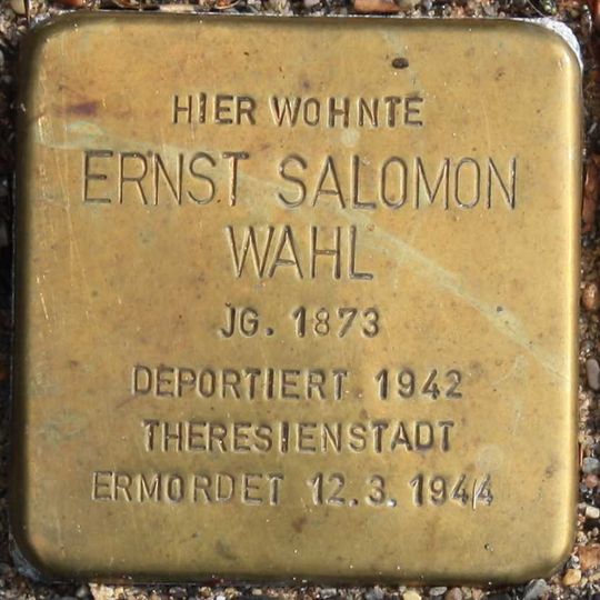 Stolperstein en memoria de Ernst Salomon Wahl