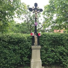 Kříž u domu čp. 185 v Hartvíkovicích