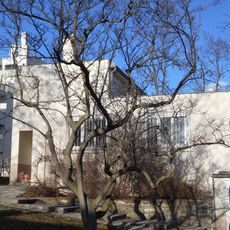 Anlage ehem. Haus Bunzl mit befestigten Außenflächen