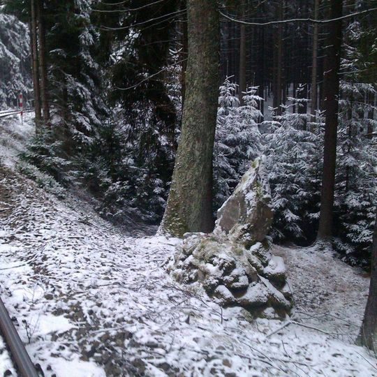 Pomník jižně od Rytova u trati