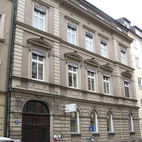Mietshaus