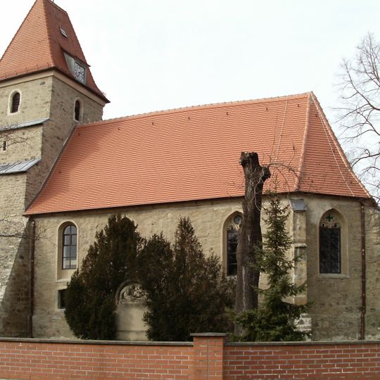 Kirche und Kirchhof mit Einfriedungsmauer Rudolf-Breitscheid-Straße 11