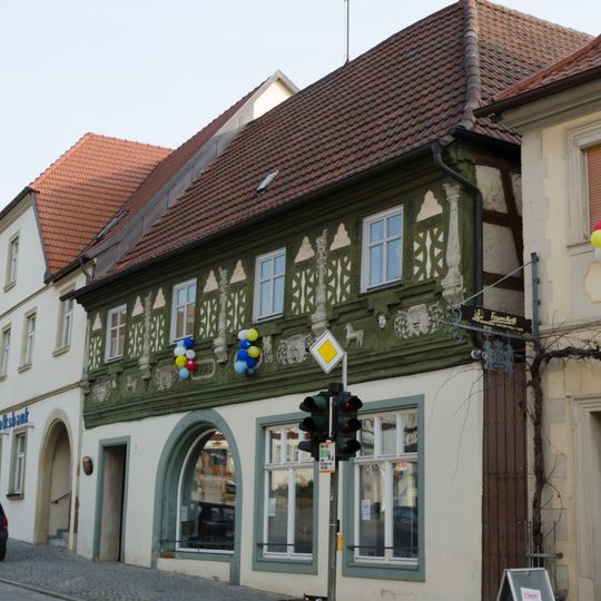 Wohn- und Geschäftshaus