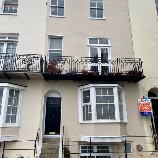 8-10, Albert Terrace