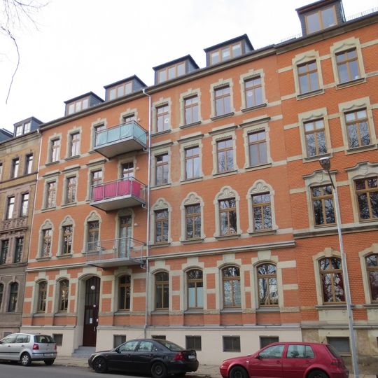 Mietshaus in geschlossener Bebauung Schloßteichstraße 5