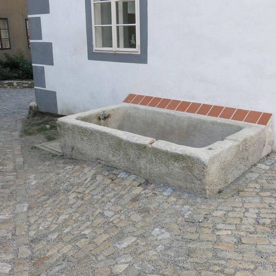 Kamenná nádrž na vodu v ulici Klášterní Dvůr v Českém Krumlově