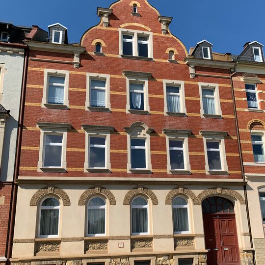 Mietshaus in geschlossener Bebauung Logenstraße 11