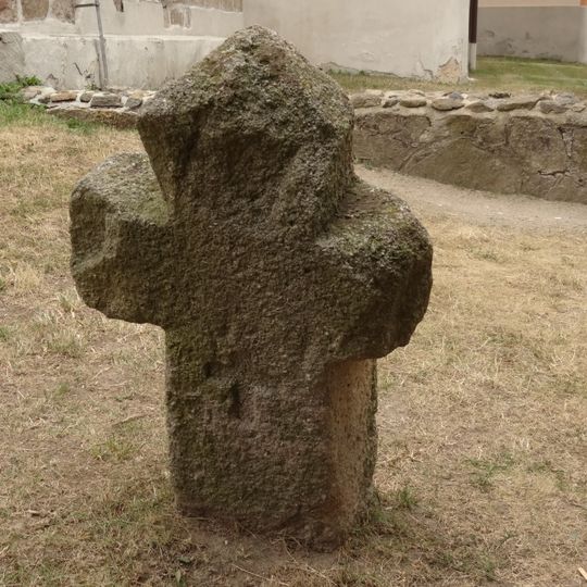 Smírčí kříž v Kladrubech II