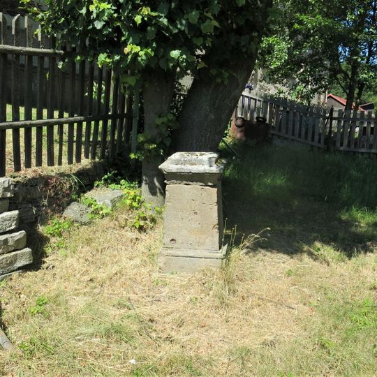 Kříž za kostelem ve Výsluní