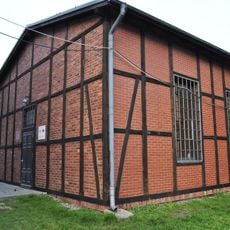 Budynek d. magazynu, ob. warsztat i biuro