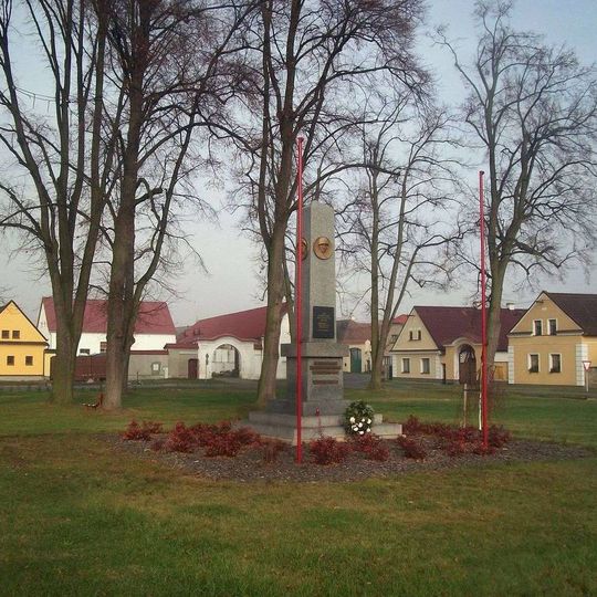 Pomník padlým v Soběkurech