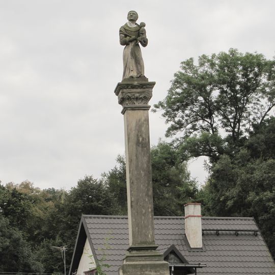 Wayside statue of Saint Anthony of Padua in Kazimierz Dolny