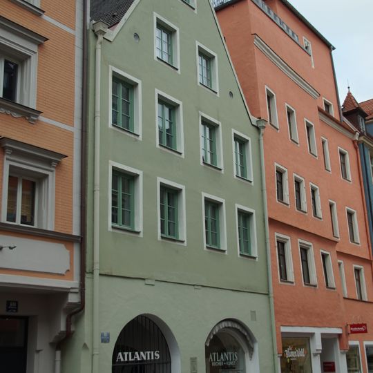 Wohn- und Geschäftshaus