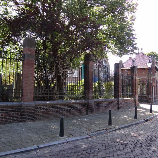 Hekwerk van belang als onderdeel van het complex van de voormalige Tweede Gemeentelijke Gasfabriek