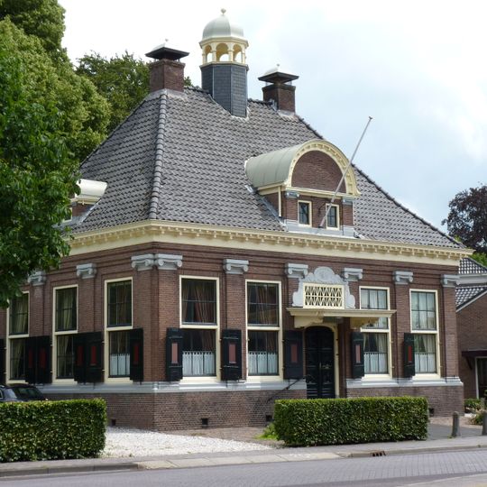 Voorm. gemeentehuis