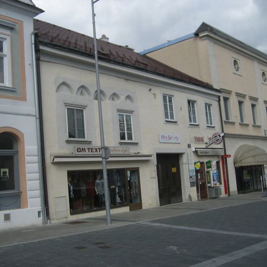 Wohn- und Geschäftshaus