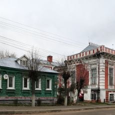 Гимназия женская с флигелем и оградой (Покров)