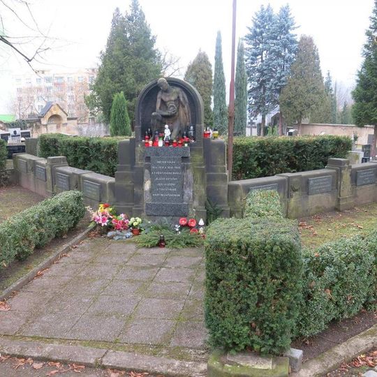 Památník obětí 2.světové války na hřbitově čtvrti Střekov