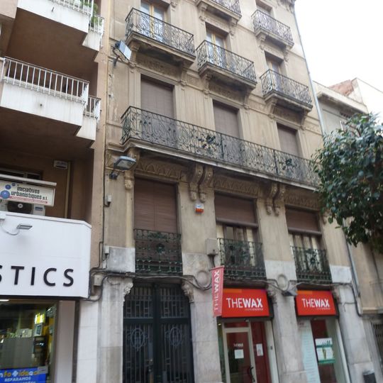 Edifici al raval de Santa Anna, 66