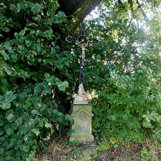 Kříž u cesty západně od Termesiv