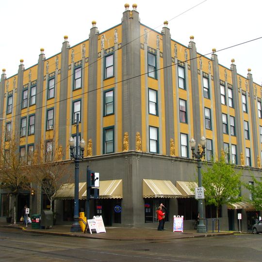 Commodore Hotel