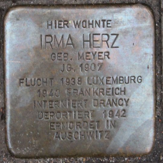 Stolperstein en memoria de Irma Herz