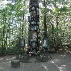 Le chêne à la Vierge de La Guerche