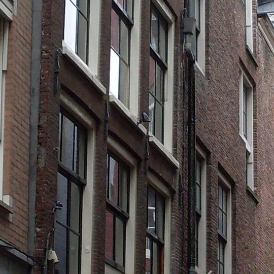 Pand met gevel onder rechte lijst