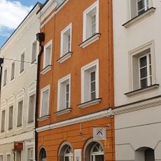 Wohn- und Geschäftshaus