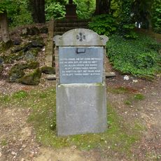 Calvarieberg, centraal in het processiepark gelegen
