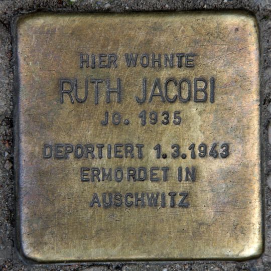 Stolperstein en memoria de Ruth Jacobi