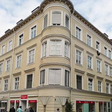 Wohn- und Geschäftshaus