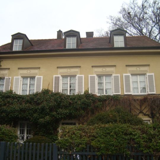 Vorstadthaus Maria-Josepha-Straße 5