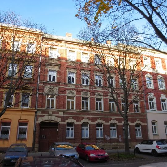 Mietshaus in geschlossener Bebauung Elisenstraße 30