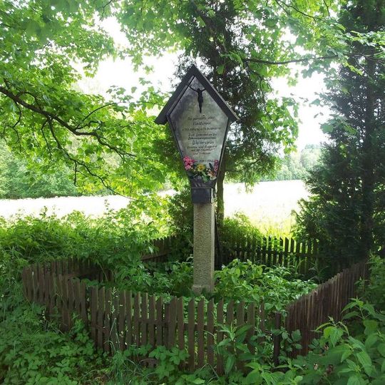 Památník na místě zaniklého Valtířova