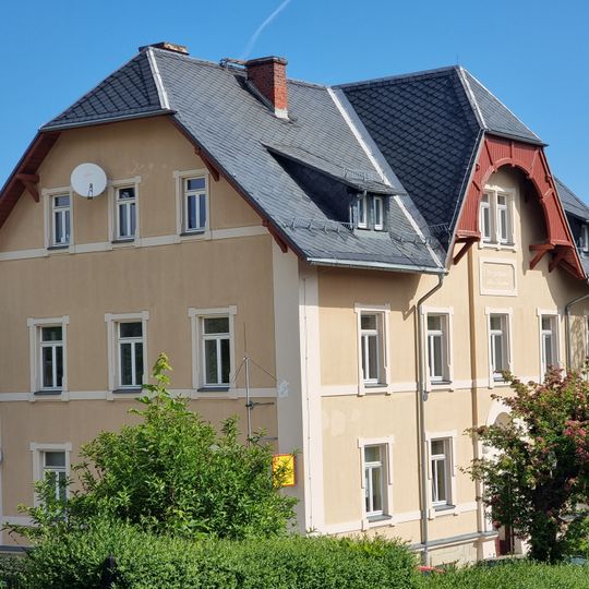 Krankenhaus in offener Bebauung, heute Ärztehaus Bischofswerdaer Straße 29