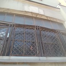 Блок цехов (с двумя трубами) и котельная с дымовой трубой