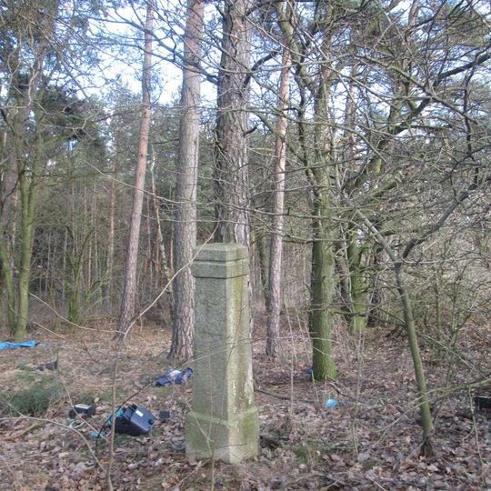 Kříž západně od Třebnic u silnice