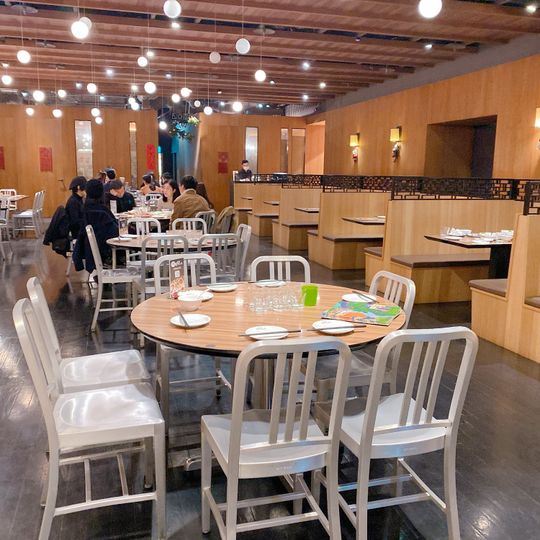 KiKi Restaurant