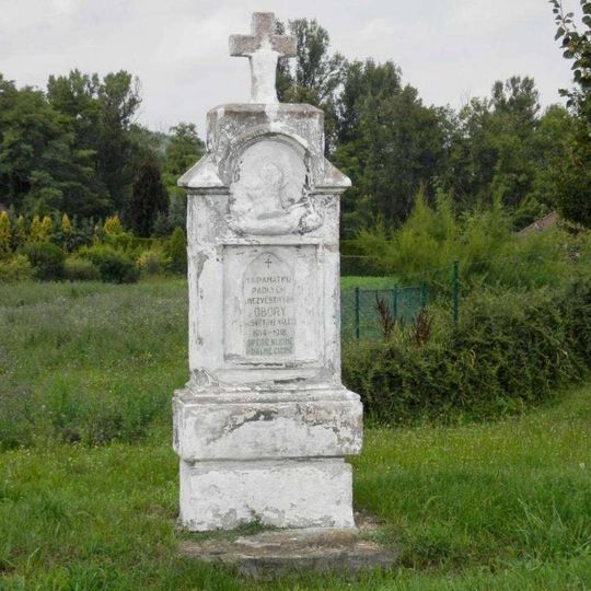 Kříž před Oborou u silnice