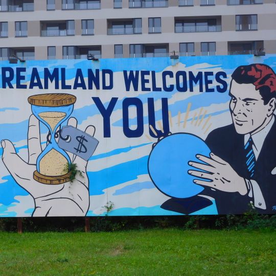 Mural in front of Pragovka Gallery