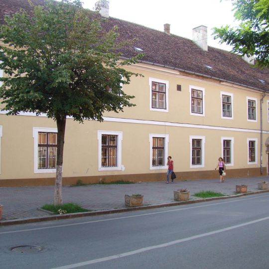Clădire monument, str. Universității 10