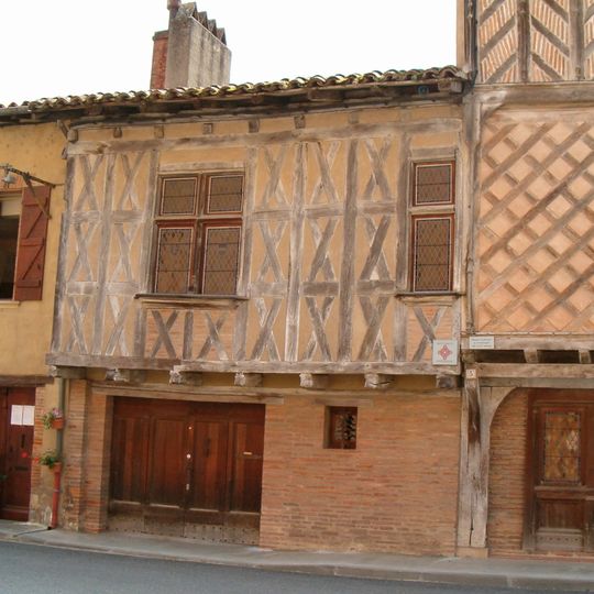 Maison, entre le 3 et le 5 place de Lastic