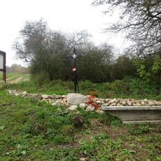 Kříž severovýchodně od Záhrobí