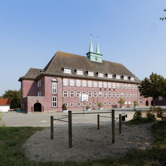 Bugenhagenschule mit Turnhalle